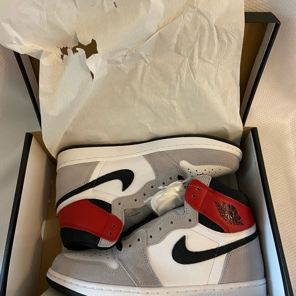 Air Jordan 1 High Smoke Grey